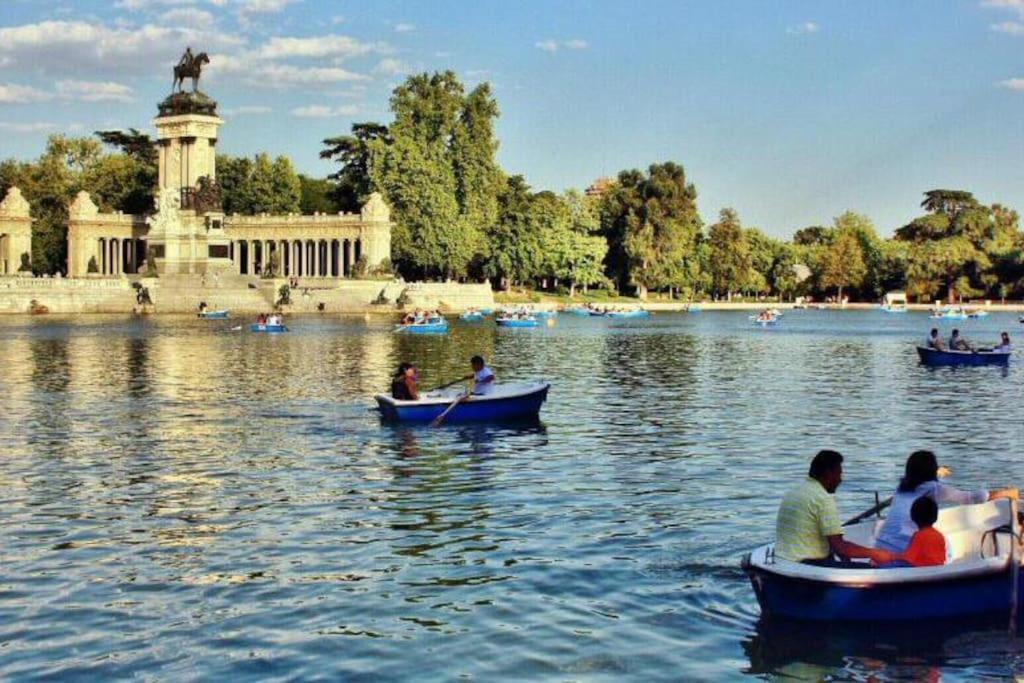 Por Los Pasos De Goya, Parque Retiro Madrid Dış mekan fotoğraf